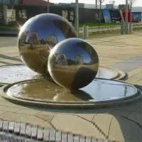 Фонтан из 2 стальных шаров (518906) ∅ 1 и ∅ 1,5 м. Тула 