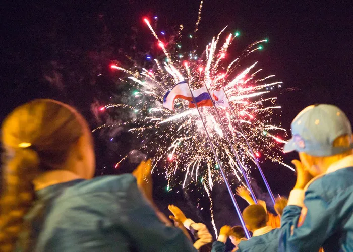 Парковый фейерверк — Тула <p>
Парковый фейерверк что это и где можно заказать парковый фейерверк на Новый год. Главное, что выделяет парковый фейерверк в списке прочих равных – это высота, на которой срабатывают пиротехнические элементы данного типа фейерверков. По отношению к уровню земли максимальная высота пиротехнического эффекта паркового фейерверка 35-50 метров...<br>
</p> организация и проведение фейерверк шоу от магазина пиротехники  | tula.piroclub.ru