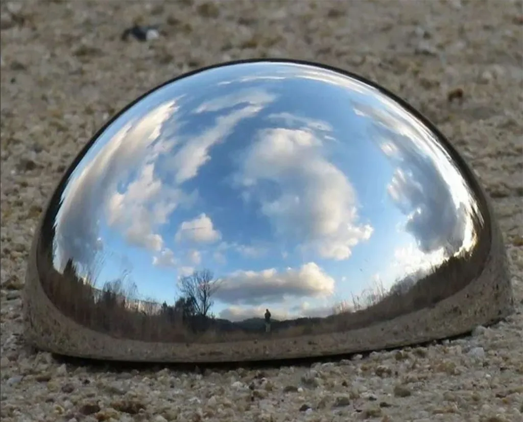 Стальные полусферы в Туле 